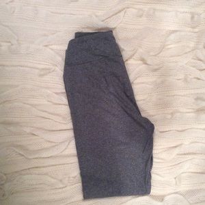 NWOT LuLaRoe Heather gray OS leggings.